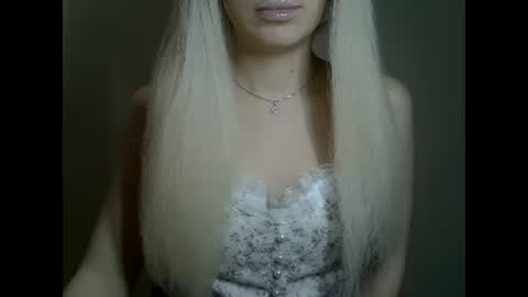 DitaMilton online show from 01.19.25