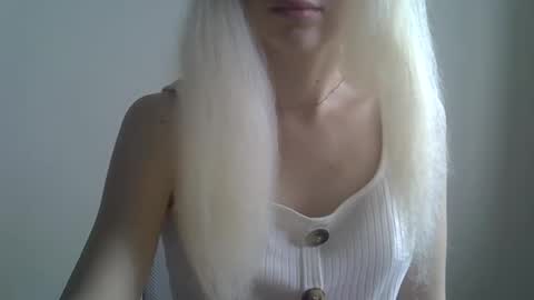 DitaMilton online show from 11.02.25