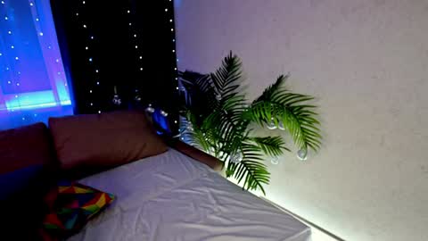 Snapshot of divetagrace chatting on 12.29.24 Tia online show from 12.29.24