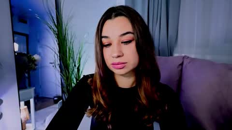 Snapshot of divetagrace chatting on 09.17.25 Tia online show from 09.17.25