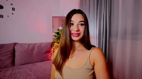 Snapshot of divetagrace chatting on 10.22.25 Tia online show from 10.22.25