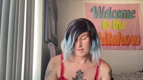 Snapshot of divinathedivine chatting on 10.08.25 divinathedivine online show from 10.08.25