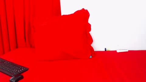 Snapshot of divinebooty93 chatting on 01.21.25 divinebooty93 online show from 01.21.25