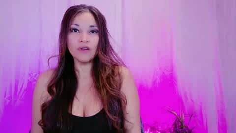 DivineLynn online show from 01.25.25