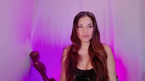 DivineLynn online show from 02.16.25