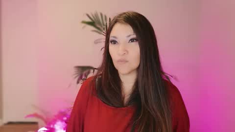 DivineLynn online show from 04.05.26