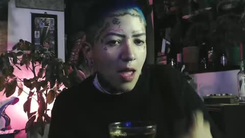 Snapshot of dix444 chatting on 11.18.25 777 online show from 11.18.25