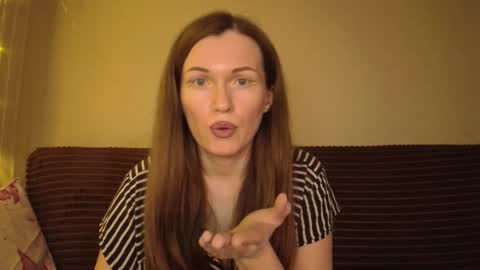 Snapshot of dixiemiller chatting on 12.21.24 Dixiemiller online show from 12.21.24