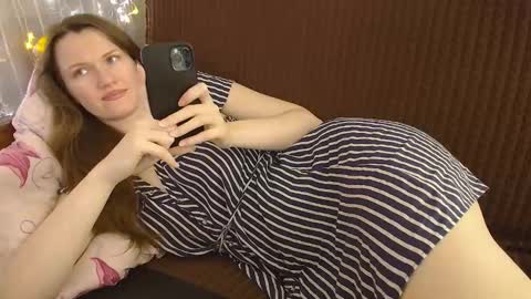 Snapshot of dixiemiller chatting on 09.22.25 Dixiemiller online show from 09.22.25