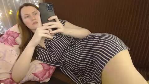 Snapshot of dixiemiller chatting on 09.24.25 Dixiemiller online show from 09.24.25