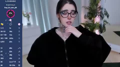 Snapshot of dixipixi_ chatting on 06.18.26 dixipixi_ online show from 06.18.26