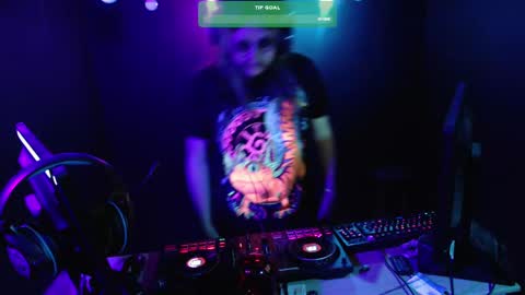Snapshot of dj_capitain_claw chatting on 01.30.25 Adrian Arturo online show from 01.30.25