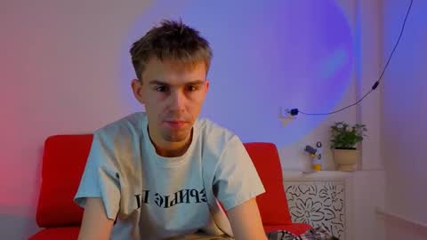 Snapshot of dobrovoritel chatting on 04.22.26 Robert online show from 04.22.26