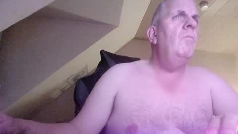 Snapshot of doggy2629 chatting on 10.25.25 doggy2629 online show from 10.25.25