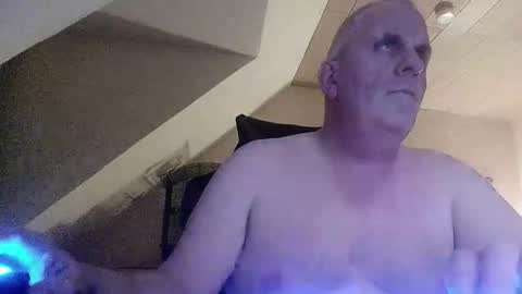 Snapshot of doggy2629 chatting on 10.31.25 doggy2629 online show from 10.31.25