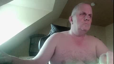 doggy2629 online show from 12.14.25