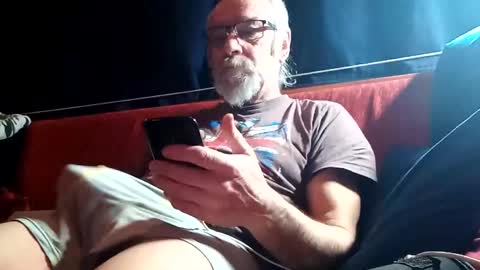 Snapshot of doghouseblue chatting on 01.24.25 doghouseblue online show from 01.24.25