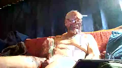 Snapshot of doghouseblue chatting on 10.14.25 doghouseblue online show from 10.14.25