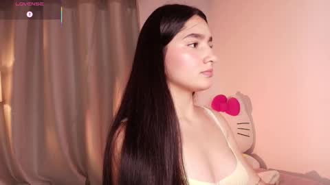 Snapshot of dolceangel__ chatting on 10.11.25 Blair online show from 10.11.25