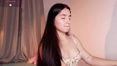 Snapshot of dolceangel__ chatting on 10.30.25 Blair online show from 10.30.25