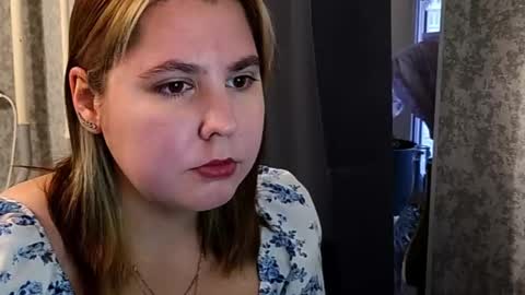 Snapshot of dolcevita_sophia chatting on 11.15.25 dolcevita_sophia online show from 11.15.25