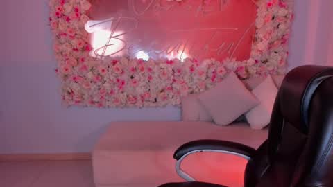 Snapshot of dolcieelliot chatting on 02.17.25 Dolcie online show from 02.17.25