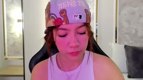 Snapshot of doll_eyeess_ chatting on 09.23.25 D online show from 09.23.25