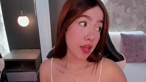 Snapshot of doll_eyeess_ chatting on 09.29.25 D online show from 09.29.25