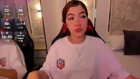 Snapshot of doll_eyeess_ chatting on 10.11.25 D online show from 10.11.25