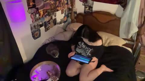 Snapshot of doll_lovely chatting on 03.18.26 Doll online show from 03.18.26