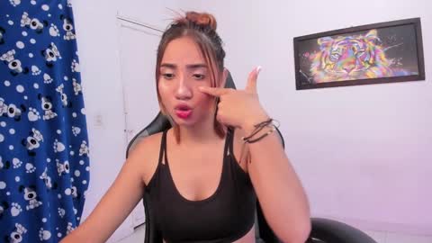 doll_miaa online show from 12.17.24