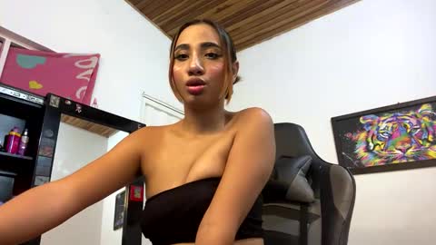 doll_miaa online show from 02.12.25