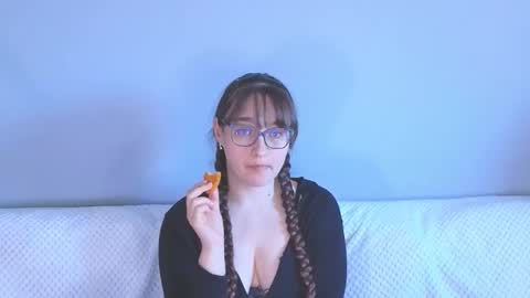 Tessa online show from 04.22.26