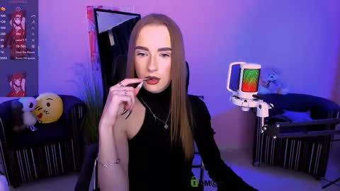 doll_vey online show from 10.16.25