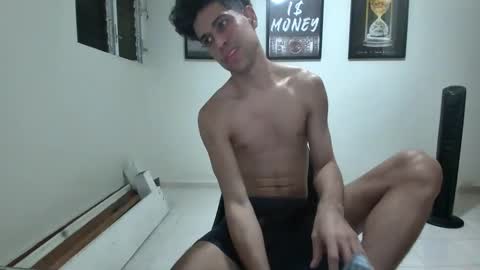 Snapshot of dollarhot30 chatting on 01.08.25 DollarHot30 online show from 01.08.25