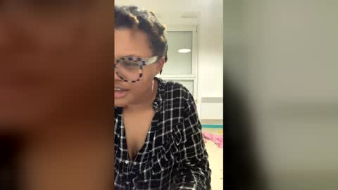 Snapshot of dolliastarz chatting on 02.19.26 Dolla online show from 02.19.26