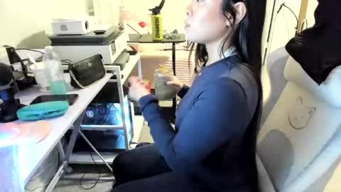 Snapshot of dolllface chatting on 03.15.26 DOLLLFACE online show from 03.15.26