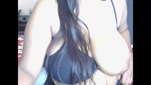 dolly_2 online show from 10.31.25