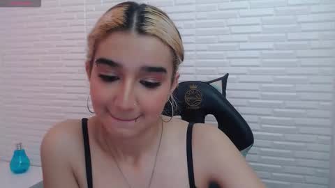 Snapshot of dolly_pocket chatting on 02.01.26 Dolly pocket online show from 02.01.26