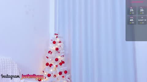 Snapshot of dollyemy chatting on 12.27.24 Emily new inst justmilyyy online show from 12.27.24