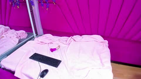 dollyjuicy1 online show from 01.27.25