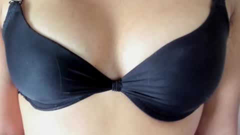 DollyWood  online show from 11.13.25