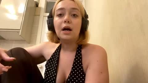 Anna online show from 08.03.26
