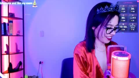 Snapshot of domgiirl chatting on 12.11.24 Mistress online show from 12.11.24