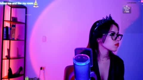 Snapshot of domgiirl chatting on 12.12.24 Mistress online show from 12.12.24