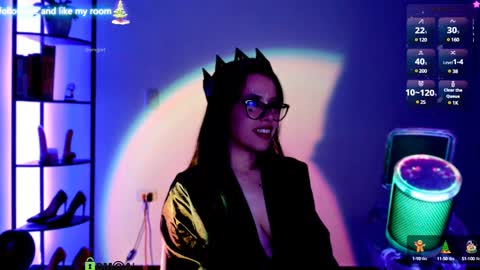 Snapshot of domgiirl chatting on 12.20.24 Mistress online show from 12.20.24