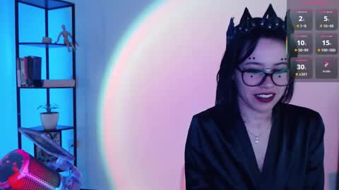 Snapshot of domgiirl chatting on 11.12.25 Mistress online show from 11.12.25