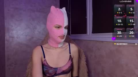 Snapshot of domiiniicana chatting on 11.17.25 domiiniicana online show from 11.17.25