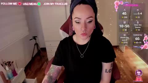 Snapshot of domina_deivis chatting on 02.05.25 I WILL BE BACK ON WEDNESDAY DECEMBER 4 0100AM COLOMBIA TIME online show from 02.05.25