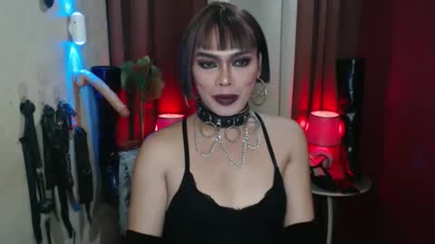 Snapshot of dominantrix_diannaxxx chatting on 03.20.26 diana online show from 03.20.26